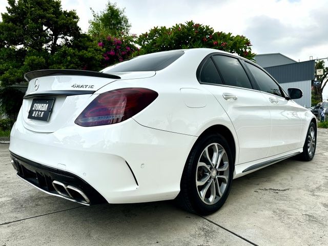 搶手絕美神車 4WD 渦輪 I-KEY 摸門 AMG套件 全景天窗 雙記憶電椅 快撥片 盲點 倒車顯影 柏林之音 超質感  第2張相片
