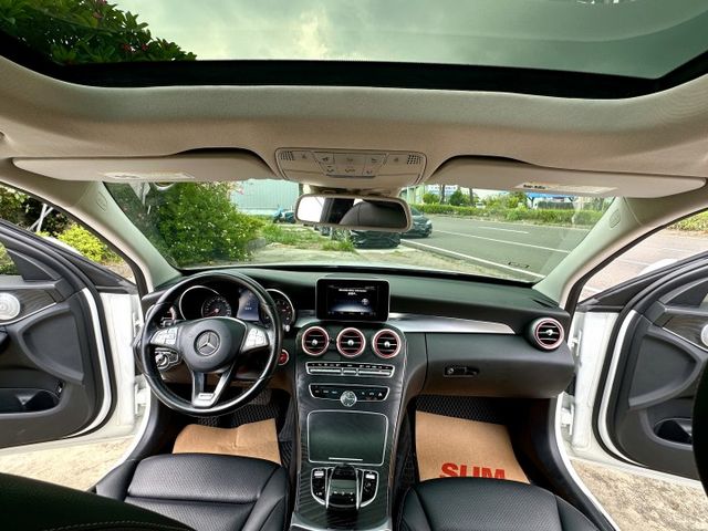 搶手絕美神車 4WD 渦輪 I-KEY 摸門 AMG套件 全景天窗 雙記憶電椅 快撥片 盲點 倒車顯影 柏林之音 超質感  第10張相片