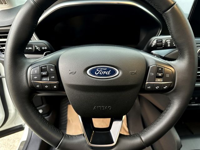 原鈑件 渦輪 I-KEY摸門 快撥片 電椅腰靠 偏離 ACC全速域跟車 急煞 HUD 導航 倒顯 B&O音響 運動轎旅  第12張相片