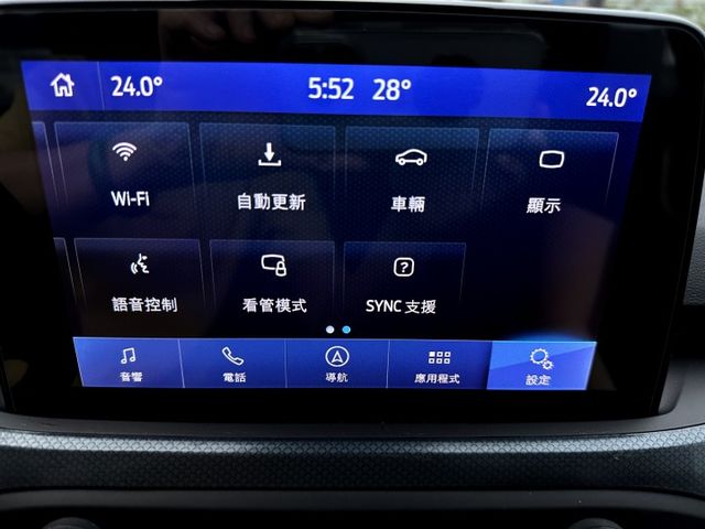 原鈑件 渦輪 I-KEY摸門 快撥片 電椅腰靠 偏離 ACC全速域跟車 急煞 HUD 導航 倒顯 B&O音響 運動轎旅  第15張相片