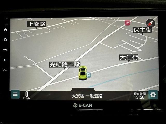 頂級七人座 天窗 I-KEY 三區恆溫 換道 盲點 斜坡輔助 電椅 電滑門 導航 環景 多元影音 腳靠 後排可調整變化!  第16張相片