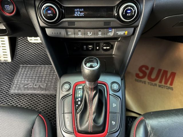 1.6t.渦輪 4WD 頂級版 換道 偏離 置中 急煞 HUD 倒顯 高級影音 前後雷達 後座平整倒覆 車頂架 實用休旅  第11張相片
