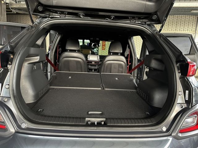 1.6t.渦輪 4WD 頂級版 換道 偏離 置中 急煞 HUD 倒顯 高級影音 前後雷達 後座平整倒覆 車頂架 實用休旅  第18張相片