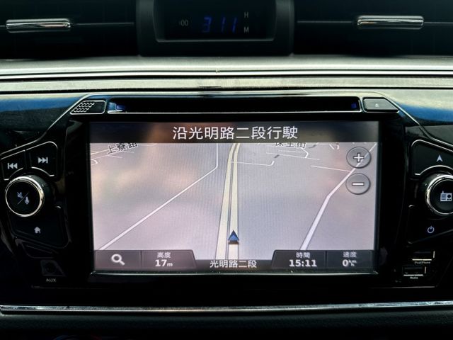 原鈑件好車 豪華型 I-KEY 恆溫 定速 TCS防滑 導航 倒車顯影 多元影音 後座分離倒覆 俐落操控感 好開又好養  第14張相片