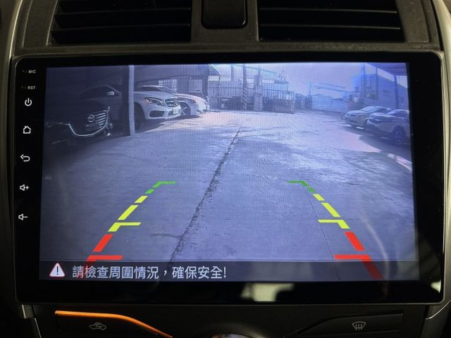 市場稀有 搶手G版 年跑八千多 省油又好開 原鈑件 定速 HID 恆溫 前後雷達 倒車顯影 導航新影音 內外裝車況都超讚  第15張相片