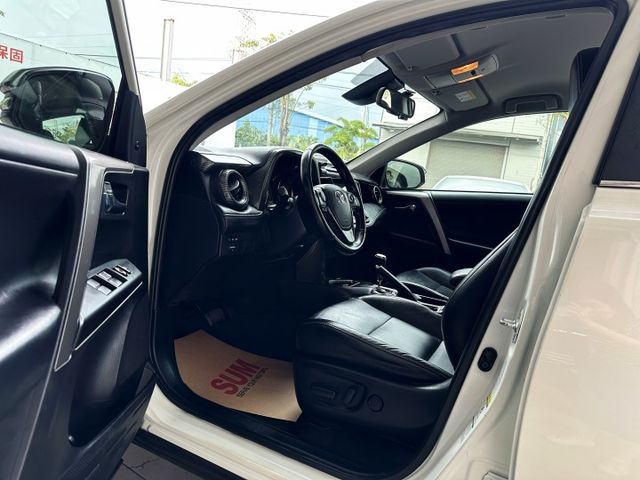 尊爵休旅 原鈑原漆 I-KEY 摸門 盲點 偏離 ACC跟車 斜坡 前後雷達 LED頭燈 HUD抬顯 導航 倒顯 影音  第6張相片
