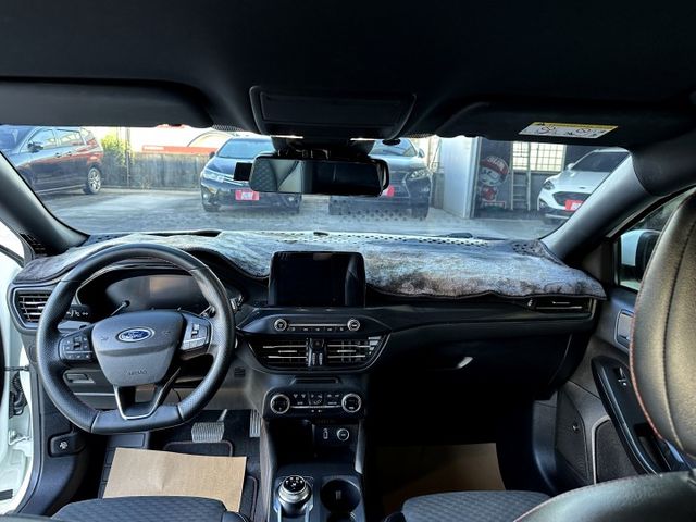ST-LINE 原鈑認證 渦輪 I-KEY 快撥片 換道 置中 ACC跟車 急煞 HUD 倒車顯影 雙區恆溫 BO音響  第8張相片