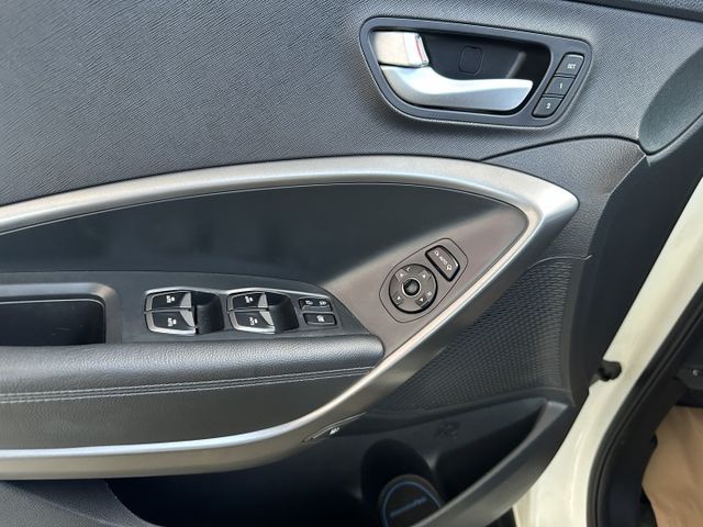 一手車原鈑 4WD 全景天窗 I-KEY 雙電椅 斜坡輔助 陡坡緩降 雙區恆溫 導航 倒顯 前後影像 電尾門 七人座休旅  第5張相片