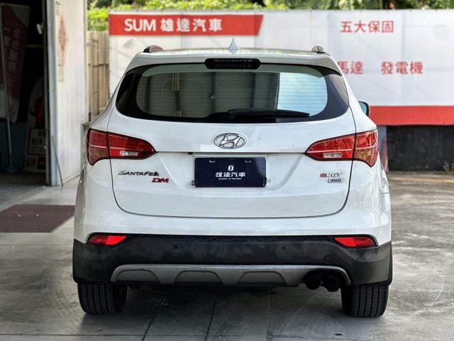 一手車原鈑 4WD 全景天窗 I-KEY 雙電椅 斜坡輔助 陡坡緩降 雙區恆溫 導航 倒顯 前後影像 電尾門 七人座休旅  第14張相片