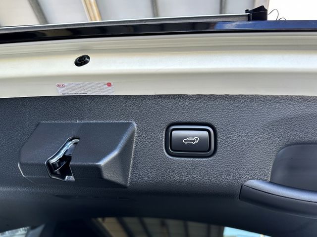 原鈑原漆超新 I-KEY 快撥片 偏離 換道 ACC跟車 維持 急煞 盲點 導航 環景 前後影像 HK音響 電椅 電尾門  第17張相片