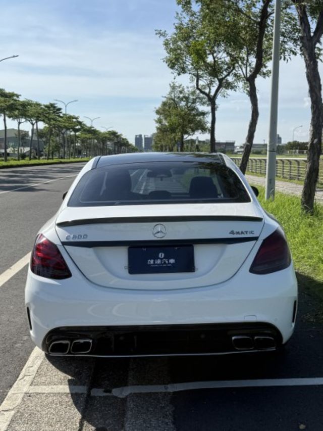 最美神車 4WD 渦輪 I-KEY 摸門 AMG套件 全景天窗 雙記憶電椅 快撥片 盲點 倒車顯影 柏林之音 超犀利  第18張相片