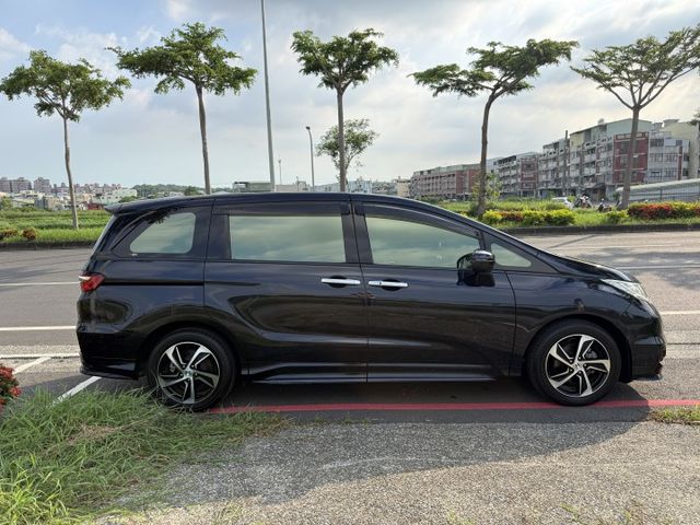 頂級七座 天窗 I-KEY 三區恆溫 換道 盲點 斜坡輔助 電椅 腳拖 電滑門 導航 環景 影音 後排可調整變化 超好用  第20張相片