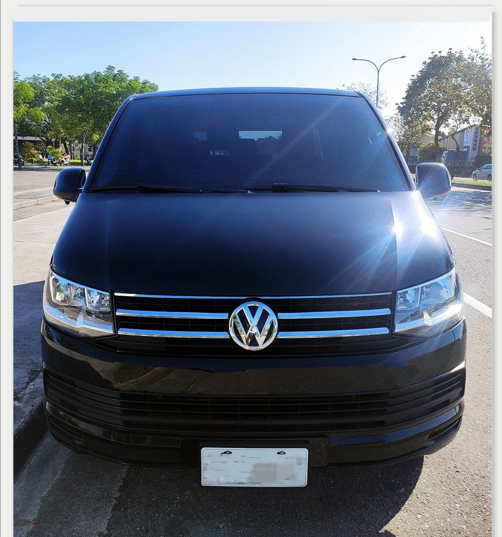 {福斯商旅車專賣實車實價}2019年式T6長軸9座哩程保證一手車原版件無待修(3+3+3)        第1張相片