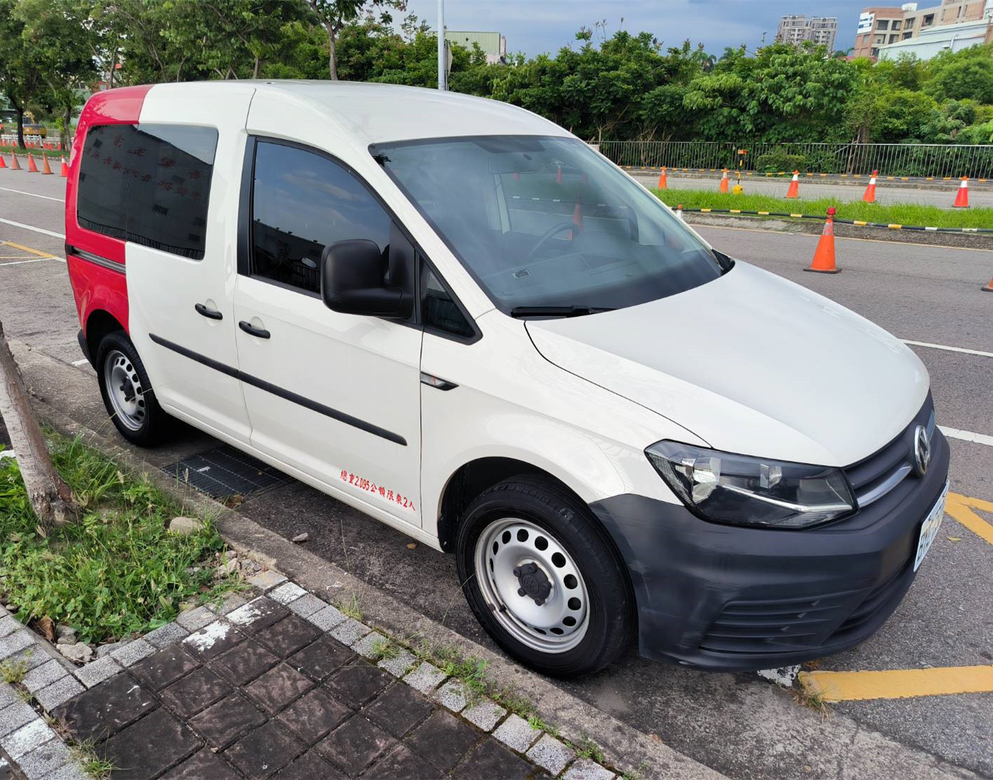2020年福斯CADDY VAN 1.4汽油7速自手排短軸  第2張相片