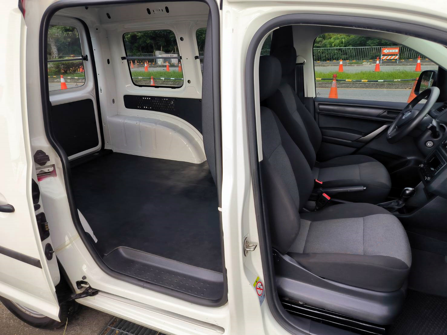 2020年福斯CADDY VAN 1.4汽油7速自手排短軸  第4張相片