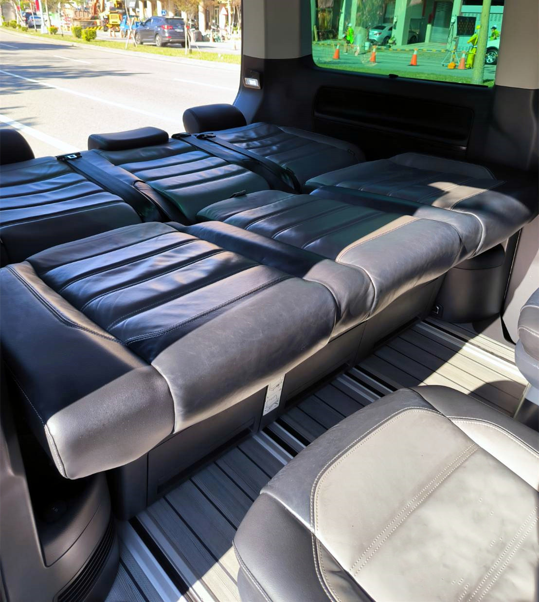 福斯頂級商旅T6.1 Multivan Highine版199匹馬力2.0柴油7速自手排短軸7人座  第9張相片