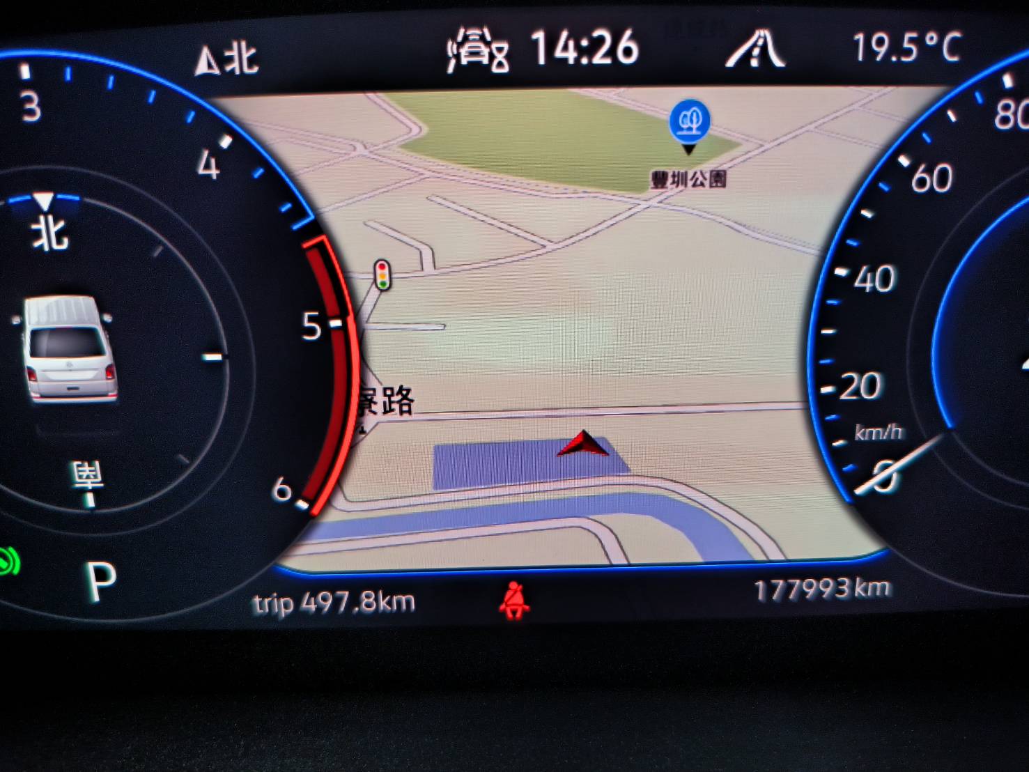 福斯頂級商旅T6.1 Multivan Highine版199匹馬力2.0柴油7速自手排短軸7人座  第15張相片