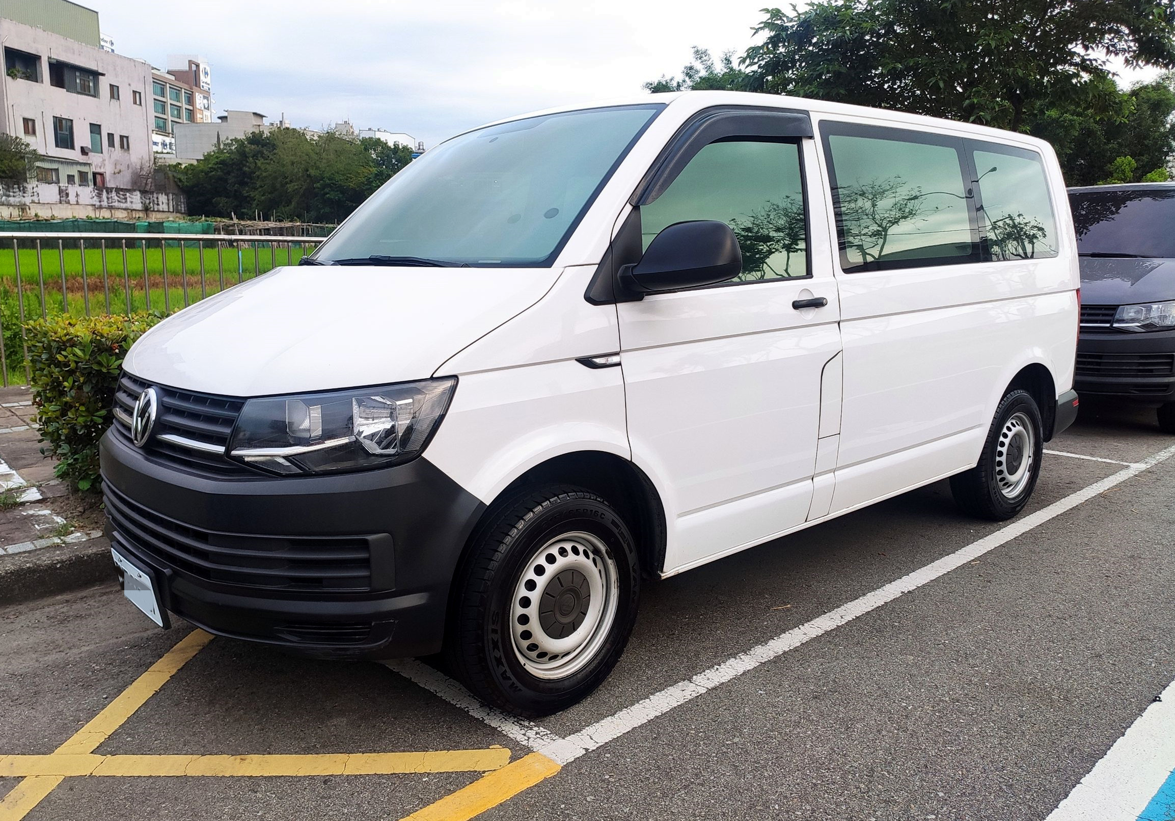 福斯T6短軸手排9人座 純自用 無待修  第1張相片