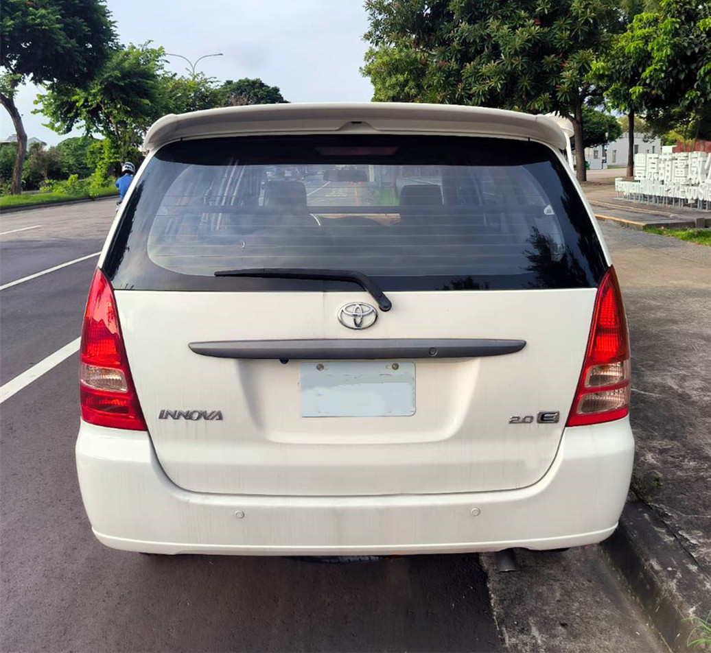 Toyota Innova E版2.0自排 大空間客貨兩用  少跑哩程保證無待修  第10張相片