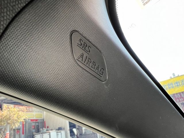 20年式 豪華頂配 ACC自動跟車/車道輔助 升級高檔精品 原鈑件認證 高雄二手車推薦模範店：三力汽車  第12張相片