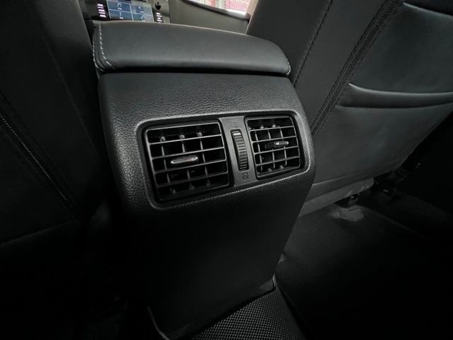 一步到位的超讚房車！原廠保養～僅跑5萬多～4WD 盲點偵測 高雄二手車推薦模範店：三力汽車  第14張相片