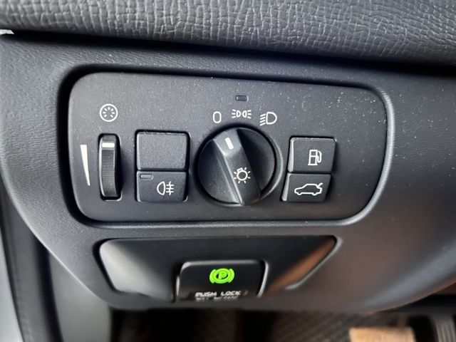 定速 恆溫 記憶電動椅 ISOFIX 僅跑10萬多公里  第7張相片