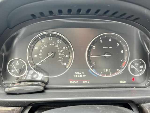 528i 2.0升新引擎 小改款 原鈑件認證車 內外氣氛美 性價比第一名  第5張相片