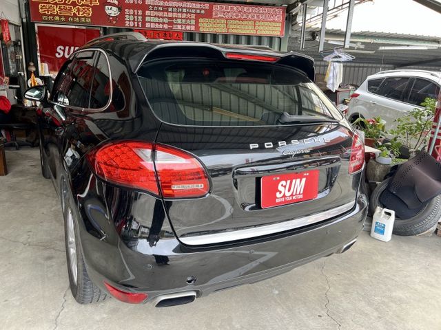 2010年份 僅此一台 車況讚 輕鬆入主豪華名車 不要錯過唷  第5張相片