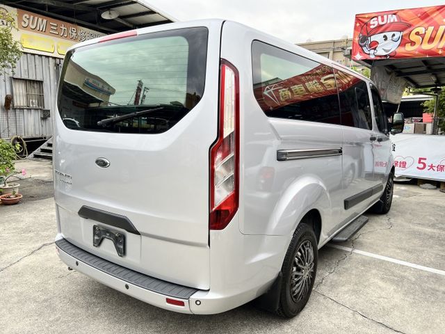 手排九人座＆露營車床模式 360環景 300安培鋰鐵電池+駐車冷氣 正時皮帶更新 保養極優 商務+休閒  第3張相片