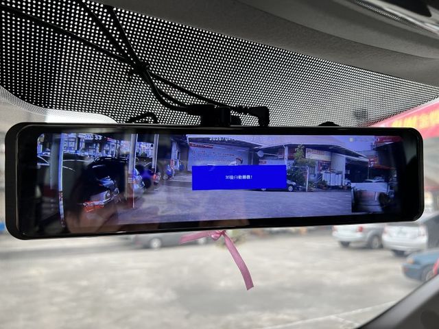 手排九人座＆露營車床模式 360環景 300安培鋰鐵電池+駐車冷氣 正時皮帶更新 保養極優 商務+休閒  第11張相片