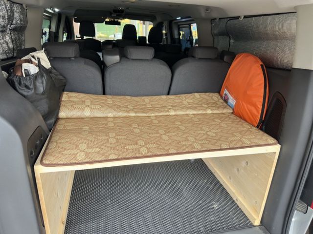 手排九人座＆露營車床模式 360環景 300安培鋰鐵電池+駐車冷氣 正時皮帶更新 保養極優 商務+休閒  第16張相片