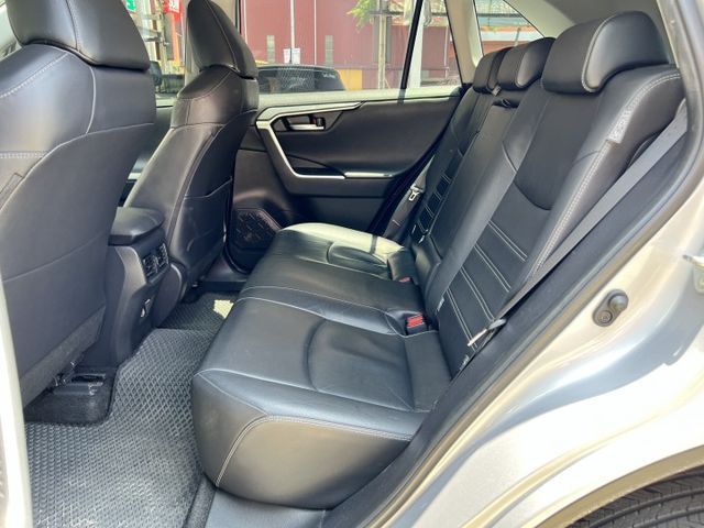 一手車 i-Key 電動尾門 盲點偵測 ACC 車道維持 電動記憶座椅 環景 原漆原鈑件  第5張相片
