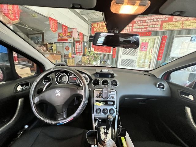 漂亮稀少車款 內裝外觀皆漂亮 車況好  第3張相片