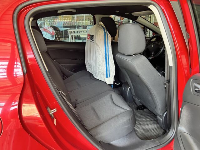 漂亮稀少車款 內裝外觀皆漂亮 車況好  第5張相片