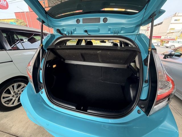 超省油！一次到位的安全小車 七顆氣囊 車身穩定系統 安全經濟 車況優良 岡山橋頭楠梓二手汽車推薦  第9張相片