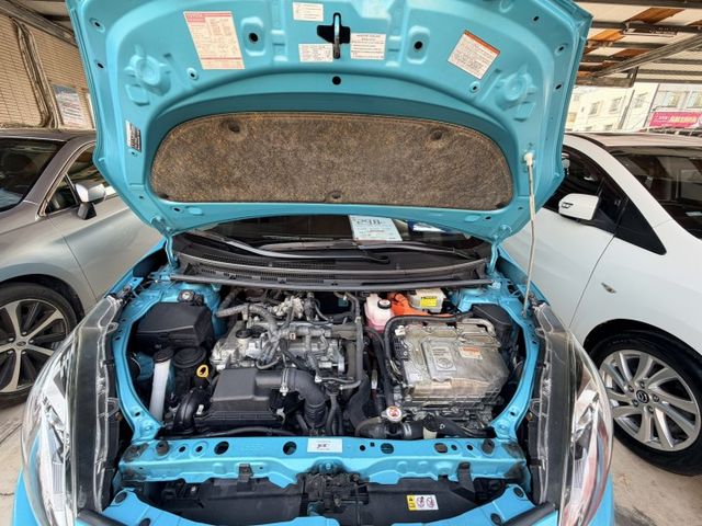 超省油！一次到位的安全小車 七顆氣囊 車身穩定系統 安全經濟 車況優良 岡山橋頭楠梓二手汽車推薦  第12張相片