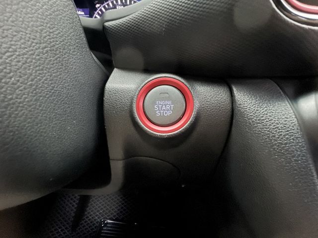 旗鑑99.8萬 雙色 4WD 自動剎停 盲點 車道置中 女用一手車  第9張相片