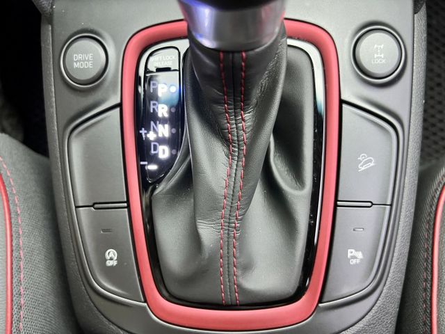 旗鑑99.8萬 雙色 4WD 自動剎停 盲點 車道置中 女用一手車  第12張相片