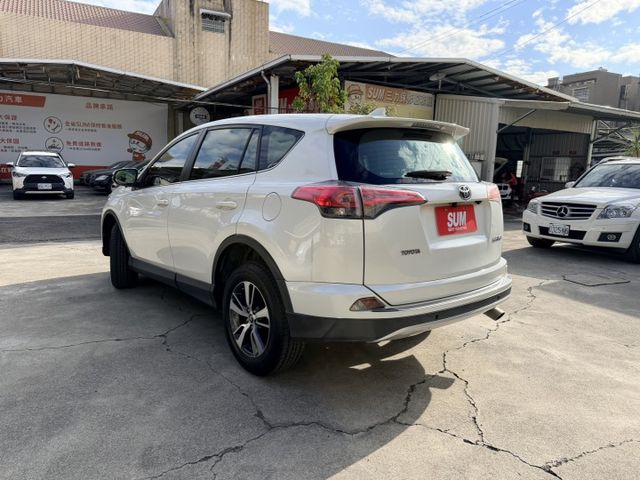 環景 9氣囊 循跡防滑 大空間家庭休旅車  第4張相片