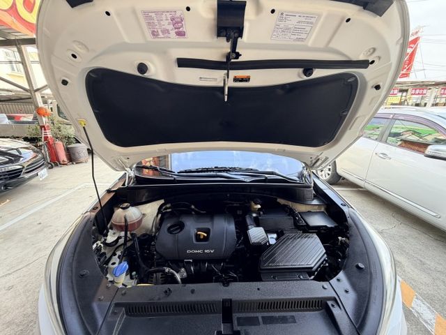 i-Key 後頭枕影音 電動座椅 配備豪華 實用性休旅車  第16張相片