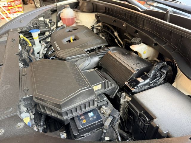 i-Key 後頭枕影音 電動座椅 配備豪華 實用性休旅車  第17張相片