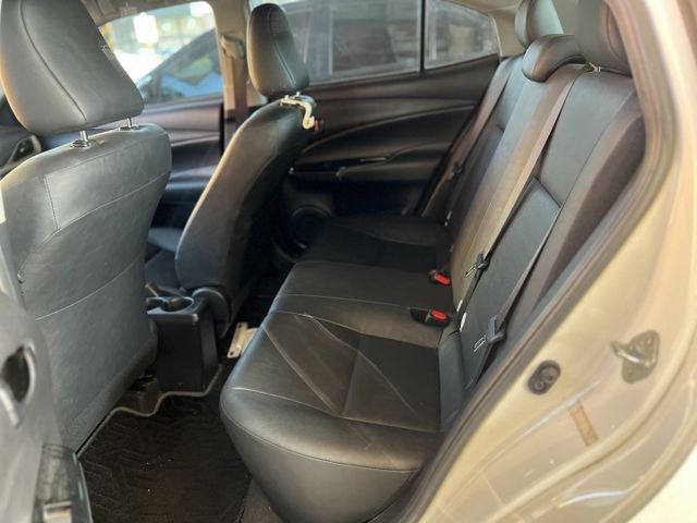 循跡防滑 感應頭燈 高cp值好車  第4張相片