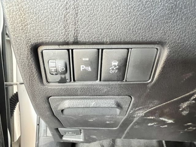 循跡防滑 感應頭燈 高cp值好車  第6張相片