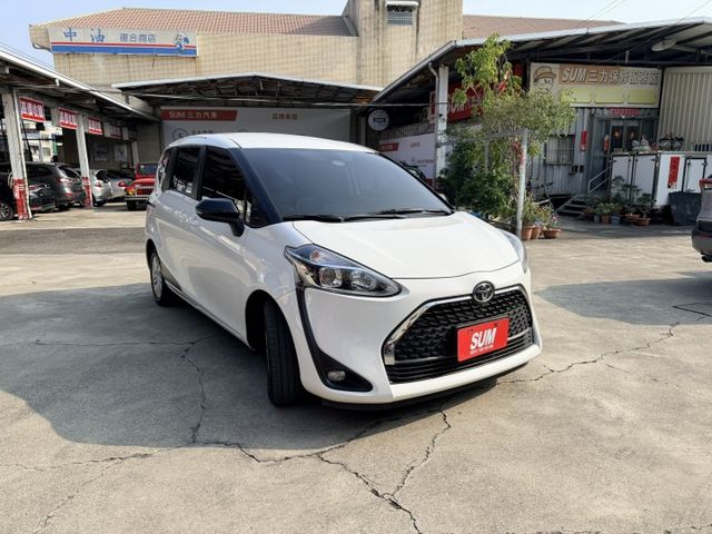 i-Key ISOFIX 倒車顯影 感應頭燈 大空間休旅車 家庭旅遊＆商用賺錢兩相宜  第2張相片