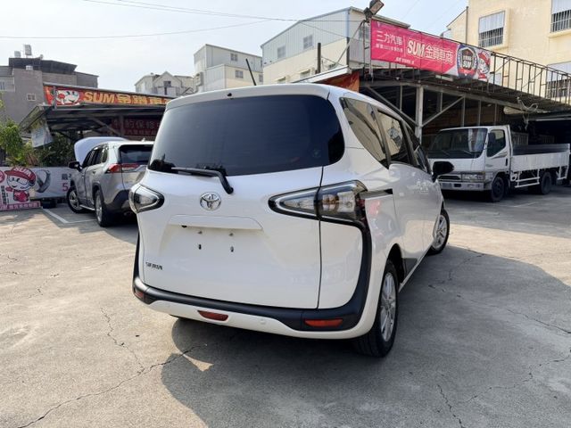 i-Key ISOFIX 倒車顯影 感應頭燈 大空間休旅車 家庭旅遊＆商用賺錢兩相宜  第3張相片