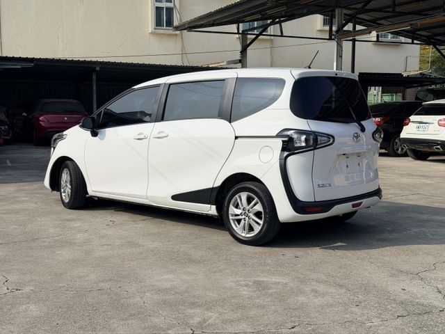 i-Key ISOFIX 倒車顯影 感應頭燈 大空間休旅車 家庭旅遊＆商用賺錢兩相宜  第4張相片