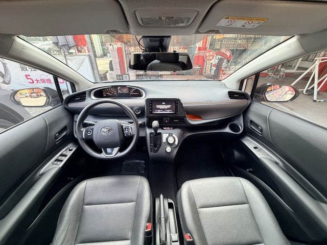 i-Key ISOFIX 倒車顯影 感應頭燈 大空間休旅車 家庭旅遊＆商用賺錢兩相宜  第5張相片