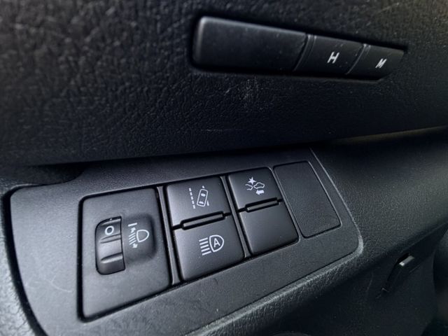 i-Key ISOFIX 倒車顯影 感應頭燈 大空間休旅車 家庭旅遊＆商用賺錢兩相宜  第11張相片