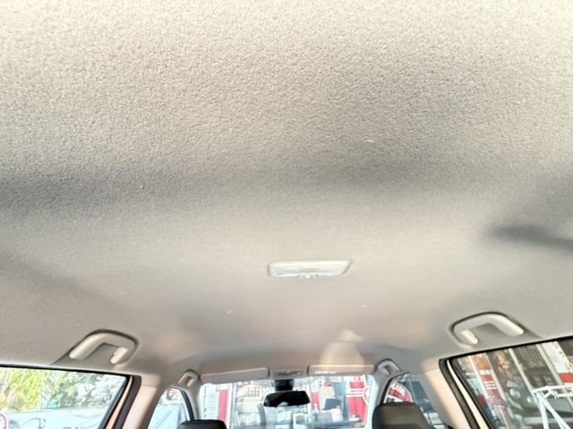 i-Key ISOFIX 倒車顯影 感應頭燈 大空間休旅車 家庭旅遊＆商用賺錢兩相宜  第15張相片