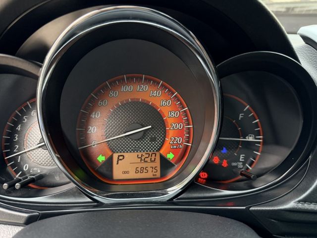 僅跑6萬8千多公里 女用車 內裝漂亮  第14張相片